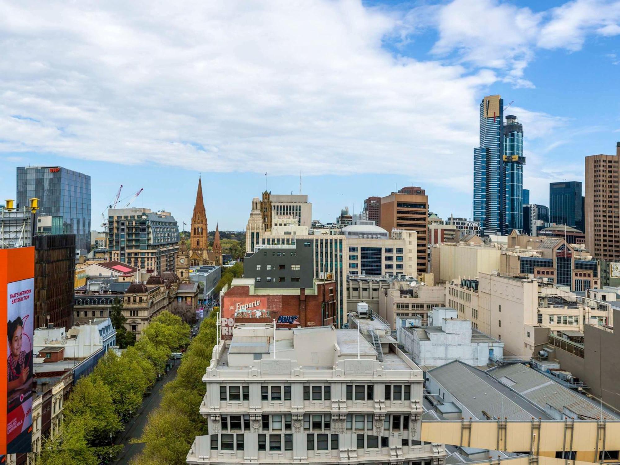 Pullman Melbourne City Centre Zewnętrze zdjęcie View of the Melbourne CBD from the west