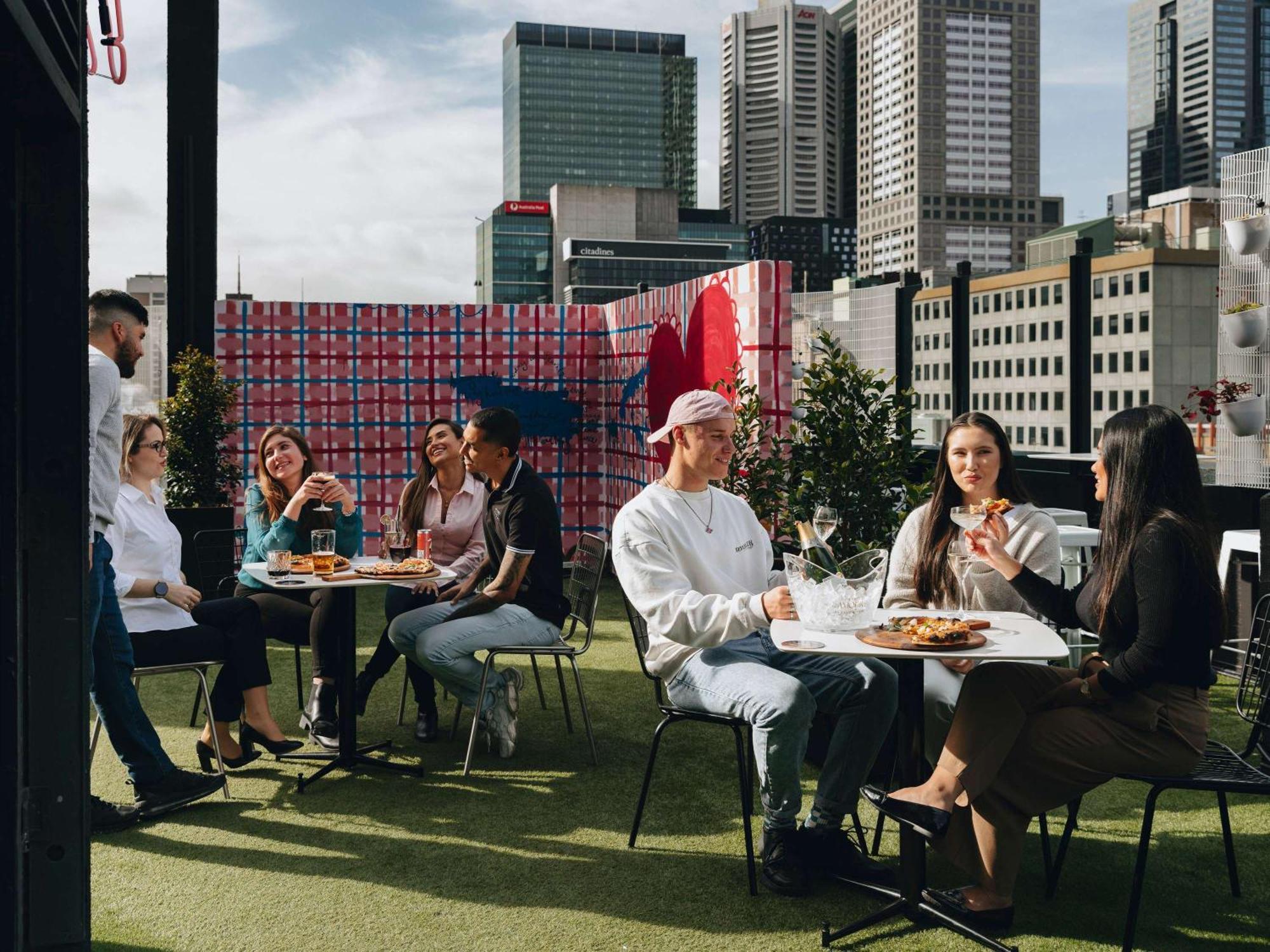 Pullman Melbourne City Centre Zewnętrze zdjęcie Rooftop bar in Melbourne, Australia