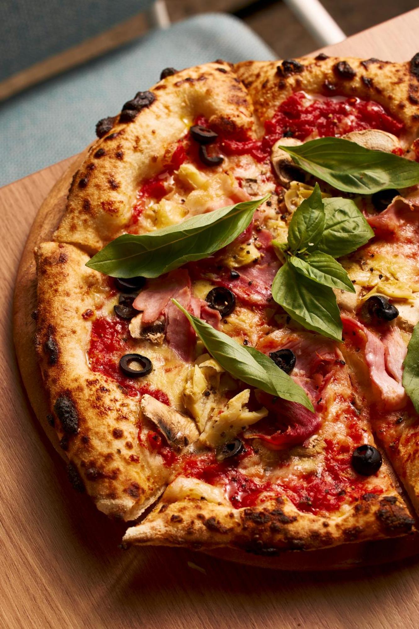 Pullman Melbourne City Centre Zewnętrze zdjęcie A pizza with artichoke hearts